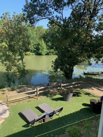 Logis Auberge De La Riviere Les Velluire-sur-Vendee Buitenkant foto