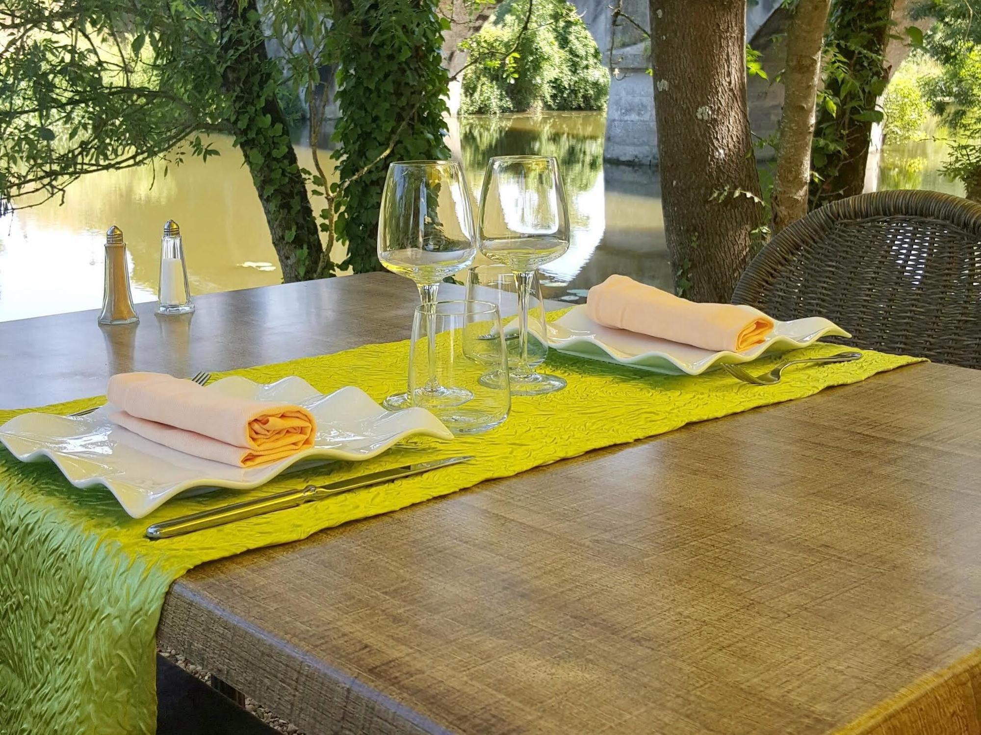 Logis Auberge De La Riviere Les Velluire-sur-Vendee Buitenkant foto